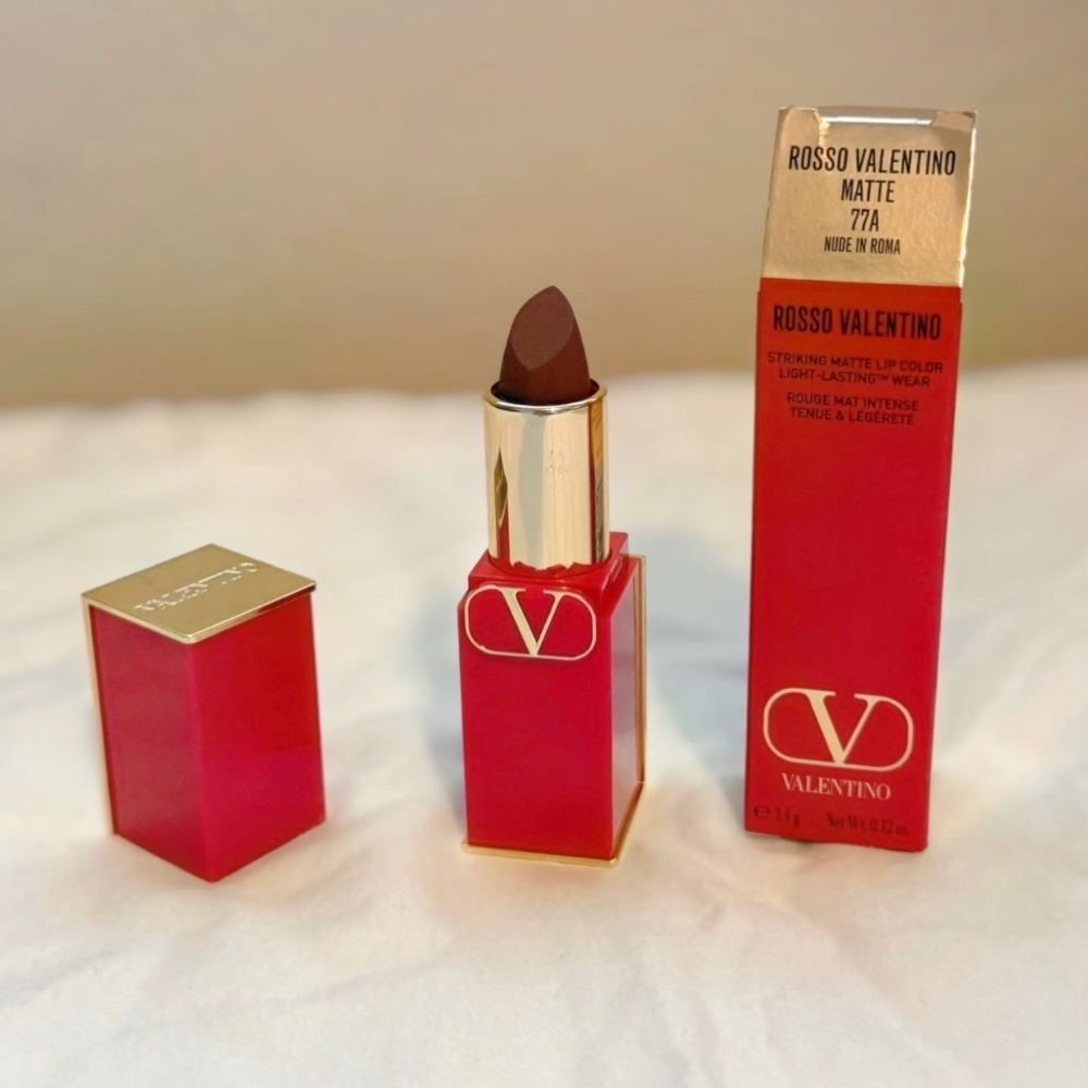 NEW Authentic Valentino Nude in Roma Lipstick